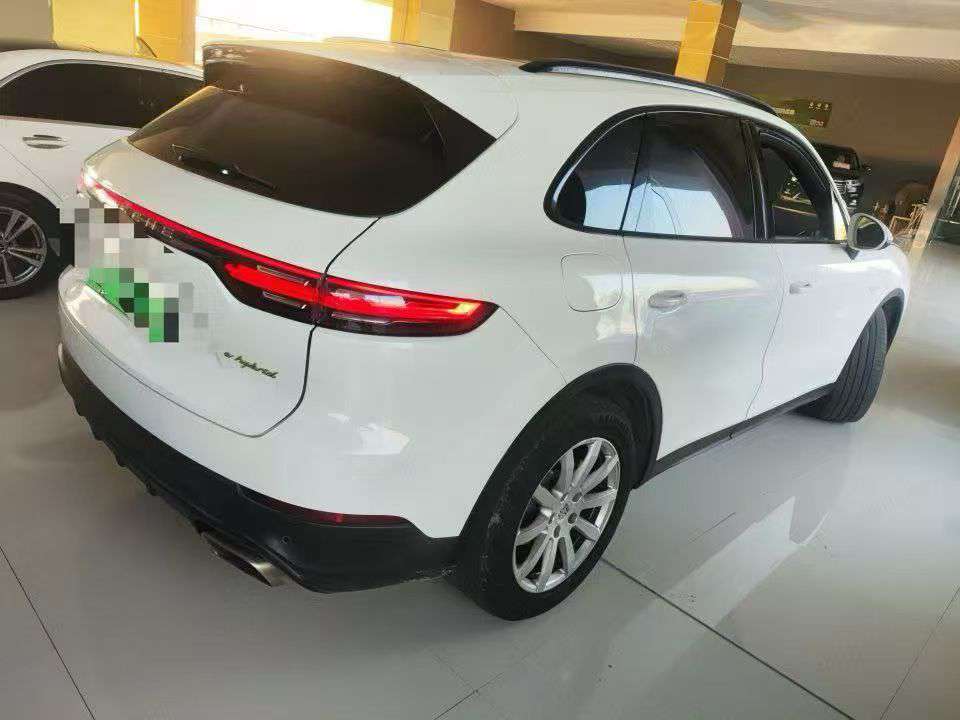 Porsche Cayenne Cayenne Hybrid 2