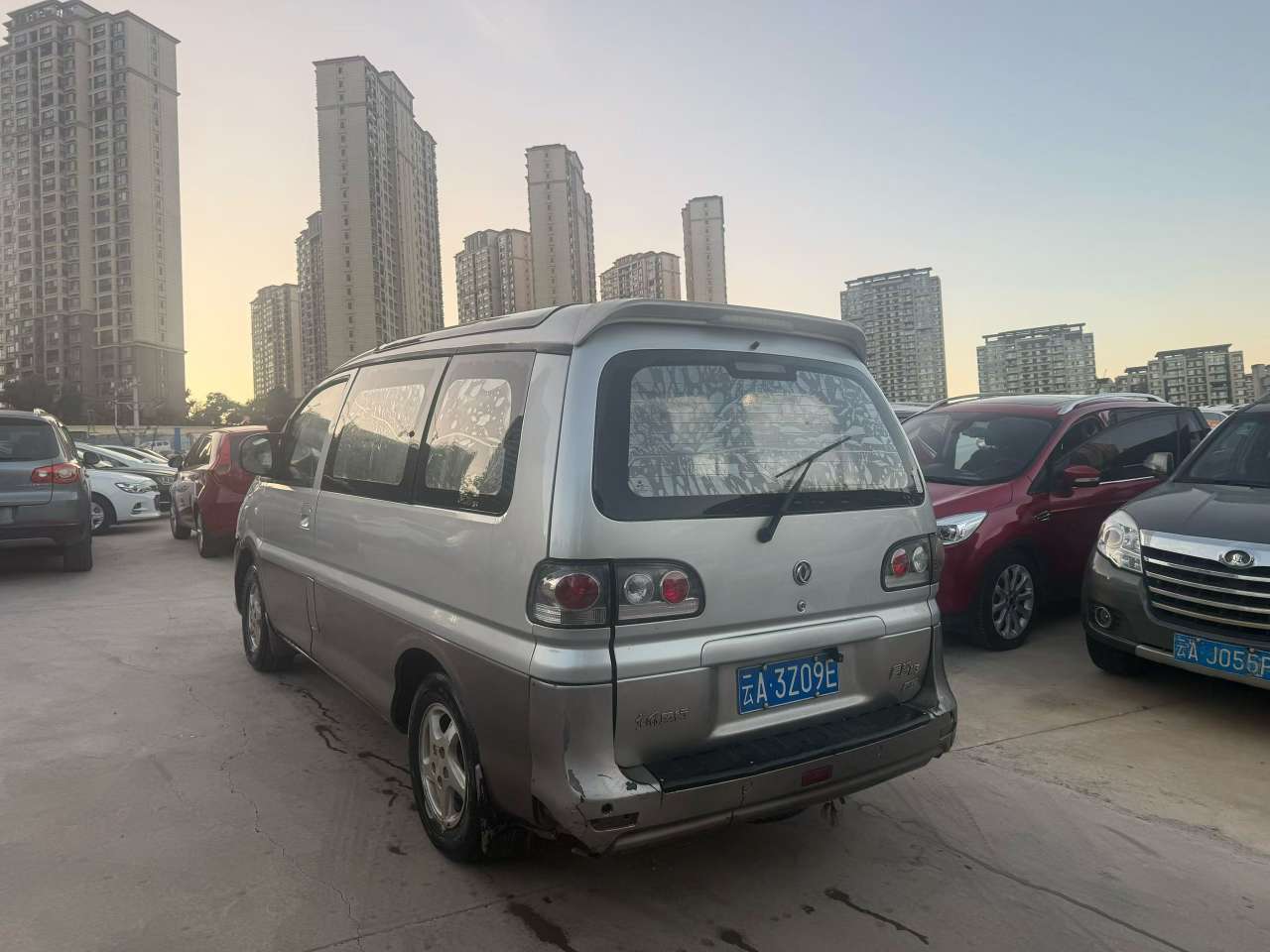 Dongfeng Lingzhi M3 Manual 1.6L 7-Seater 4