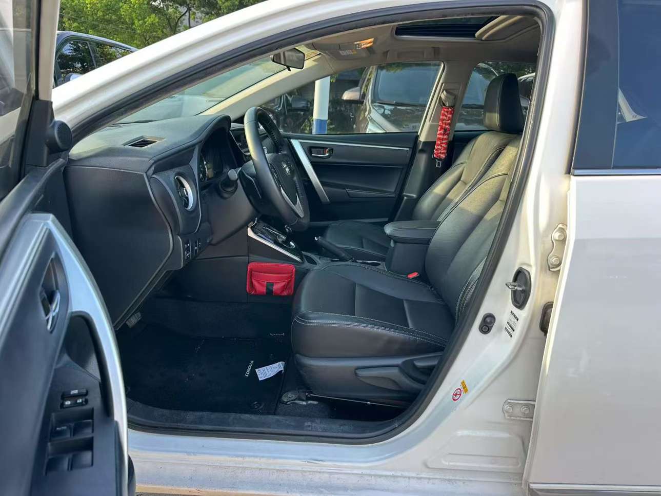 Toyota Corolla 1.8L Automatic Sunroof 5