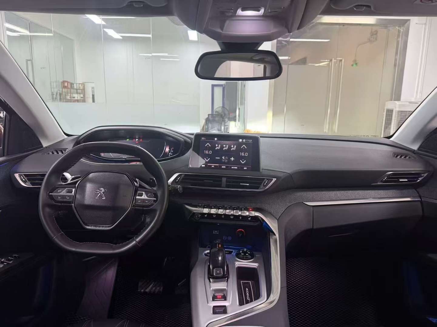 Peugeot 4008 Luxury Edition 350P 1.6T 6