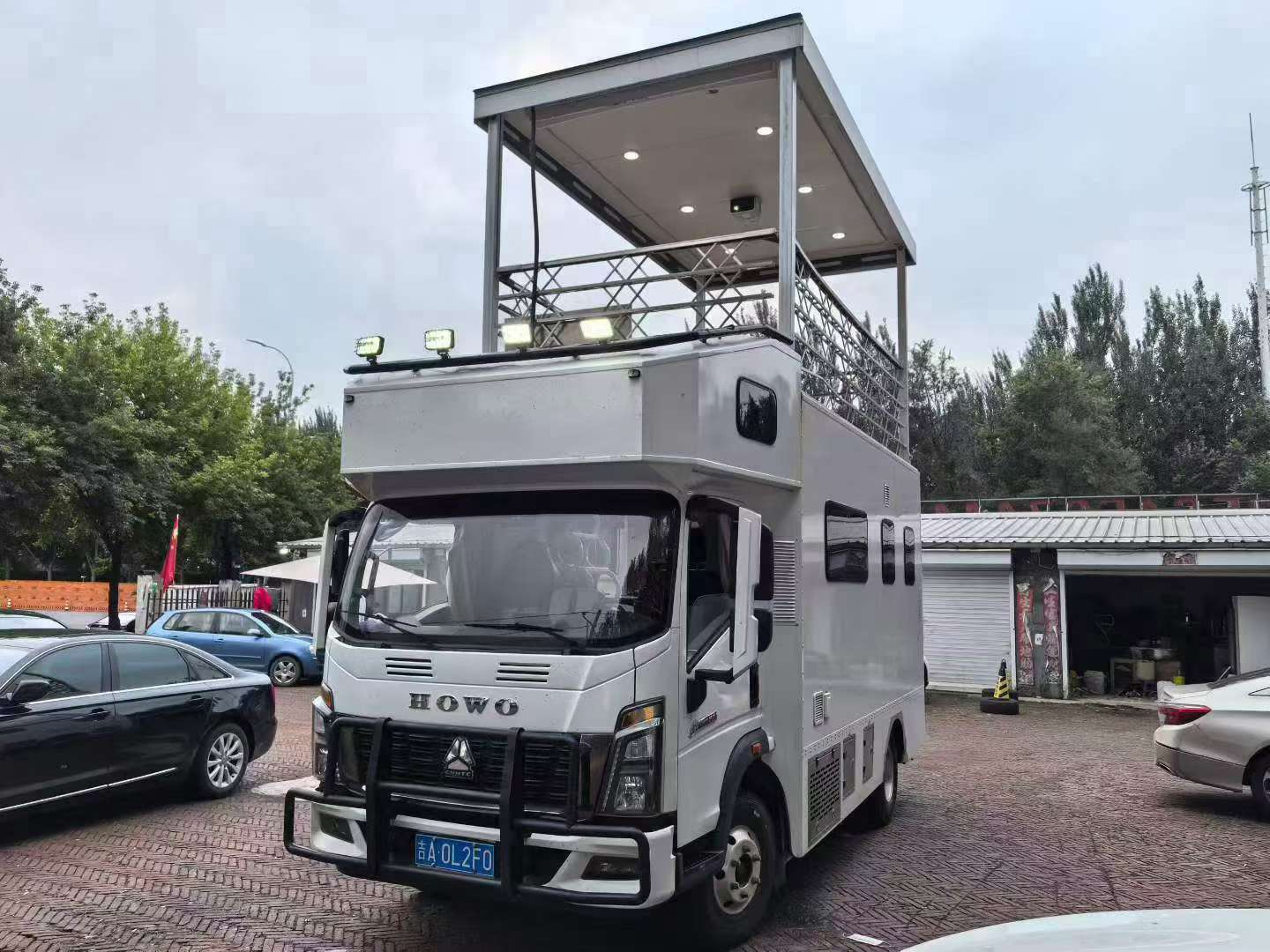 HOWO Large RV 2