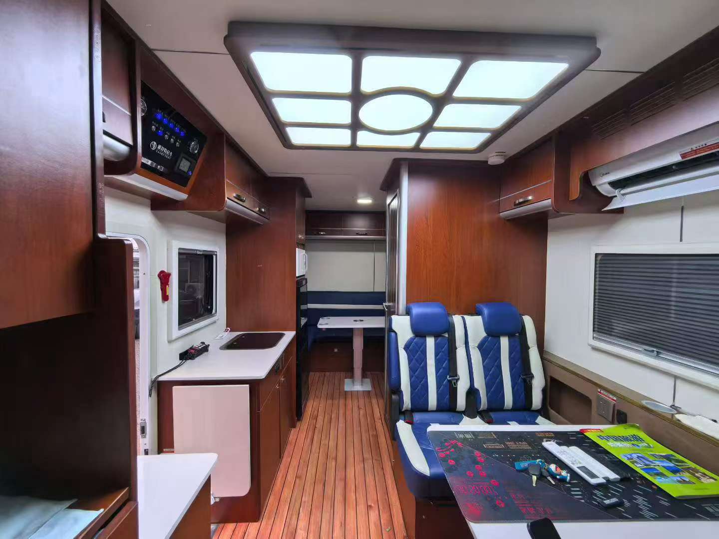 HOWO Large RV 4