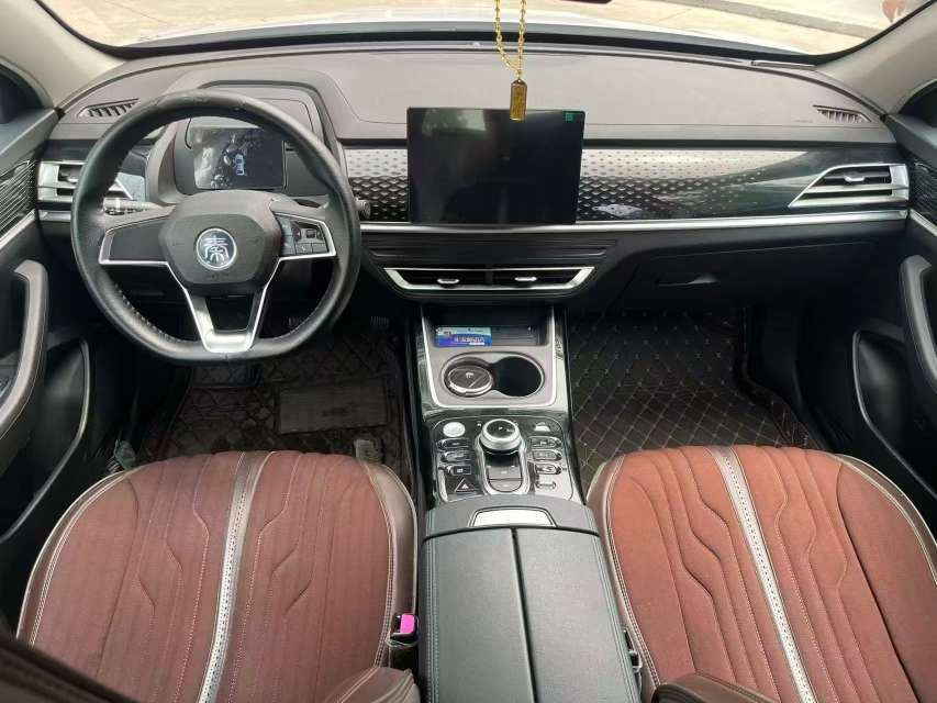 BMW 5 Series 530Le 8