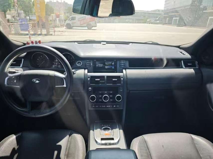Land Rover Discovery Sport S Edition 2.0T 5
