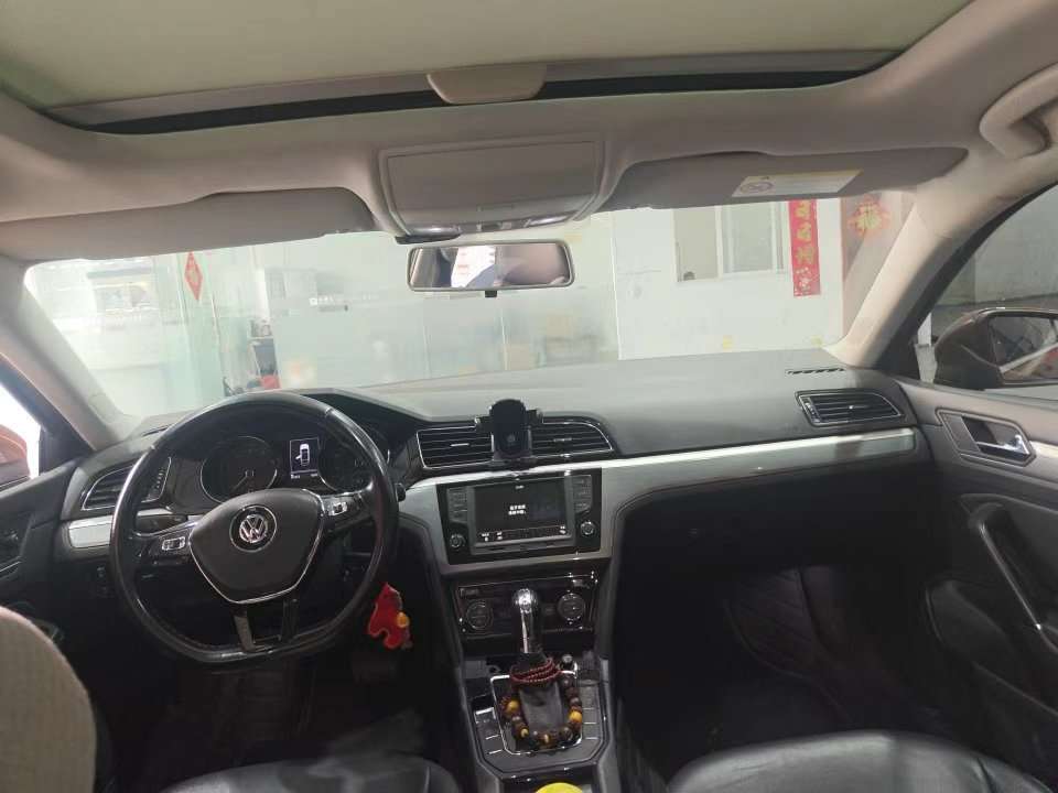 Volkswagen Lamando 1.4T Automatic 280 Sunroof 4