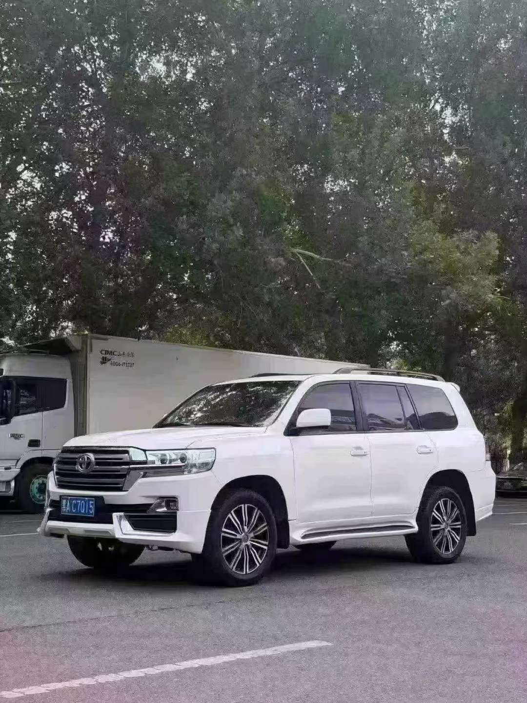 Toyota Land Cruiser 4