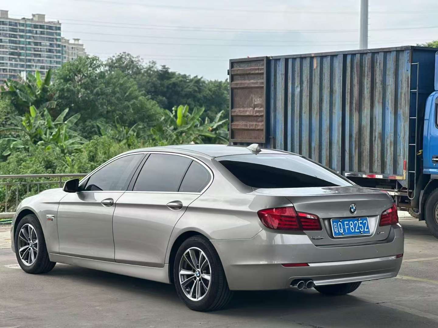 BMW 5 Series 2012 525Li 6