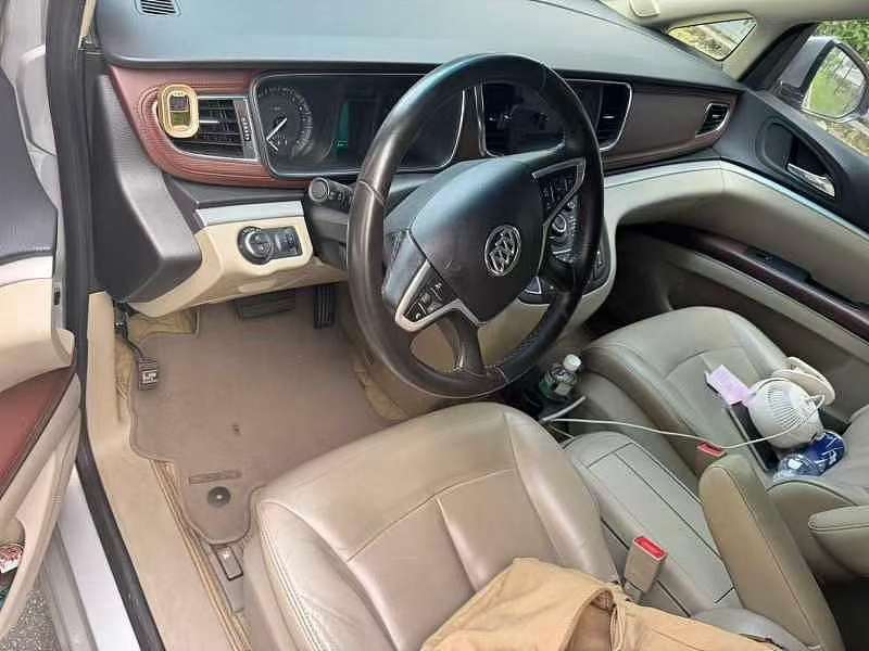 Buick GL8 2.4L LT Luxury Business Executive Edition 4