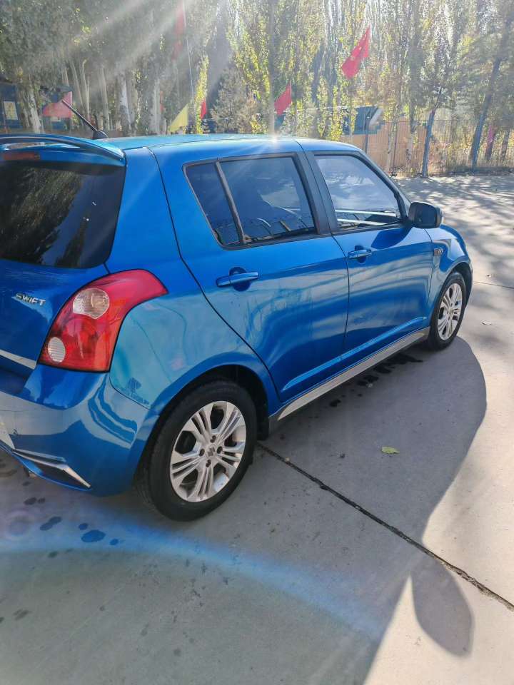 Suzuki Swift 2014 Automatic 4