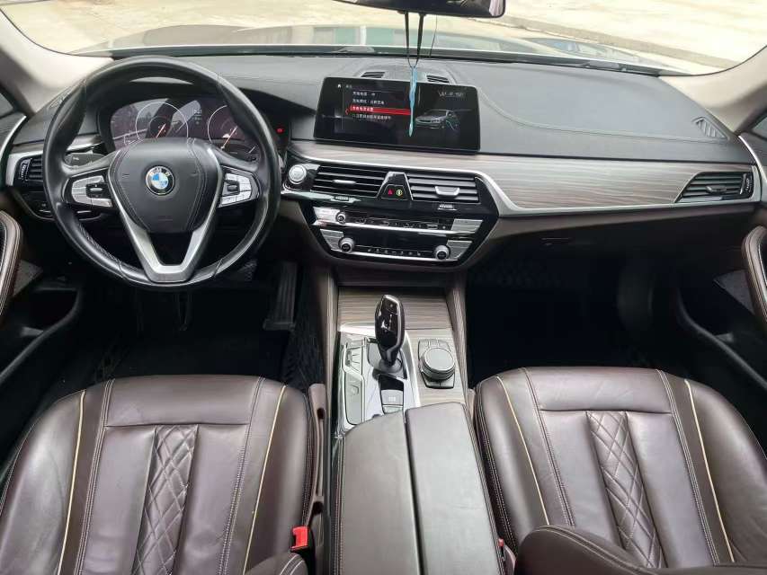 BMW 5 Series 530Le 5