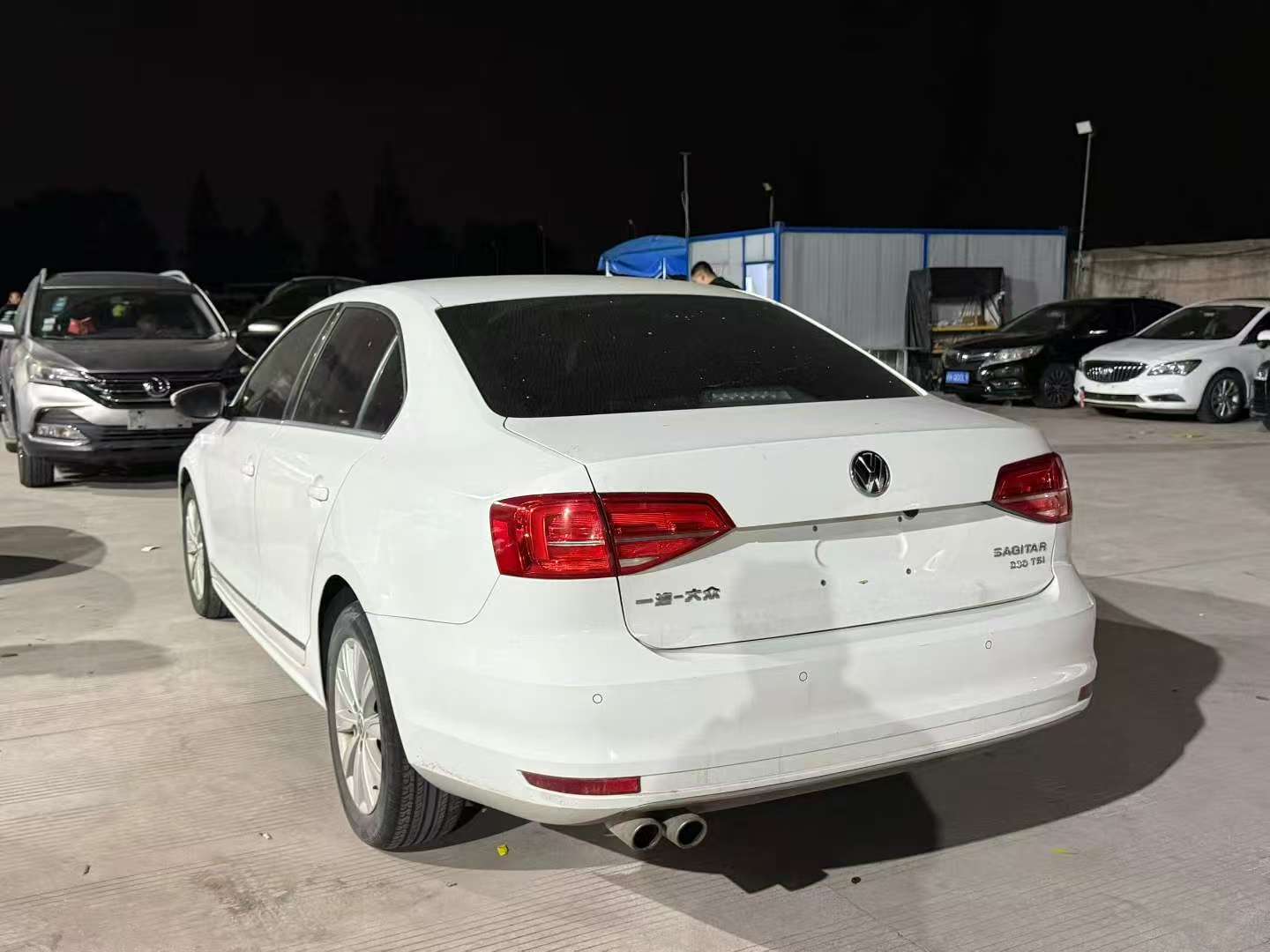 Volkswagen Sagitar 2015 1.4T 9