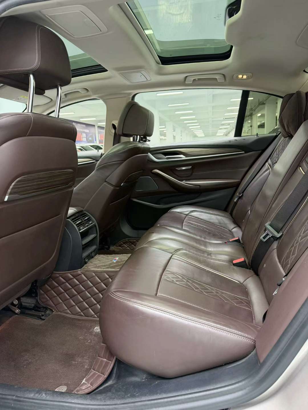 BMW 5 Series 530Le 9