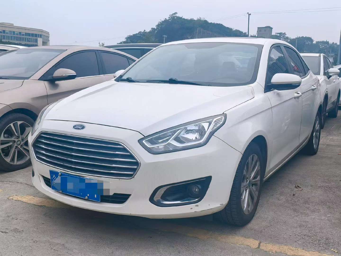 Ford Escort 2015 1.5L Automatic Fashion