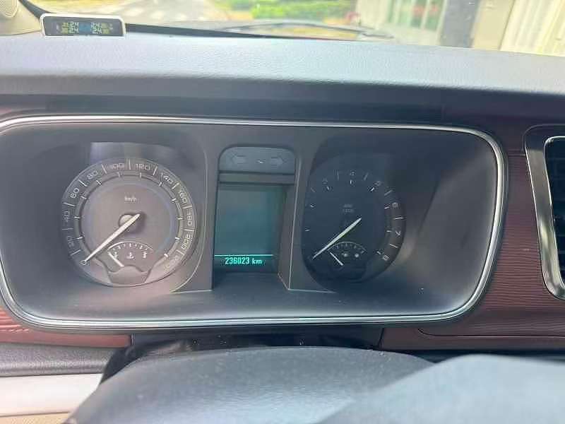 Buick GL8 2.4L LT Luxury Business Executive Edition 6