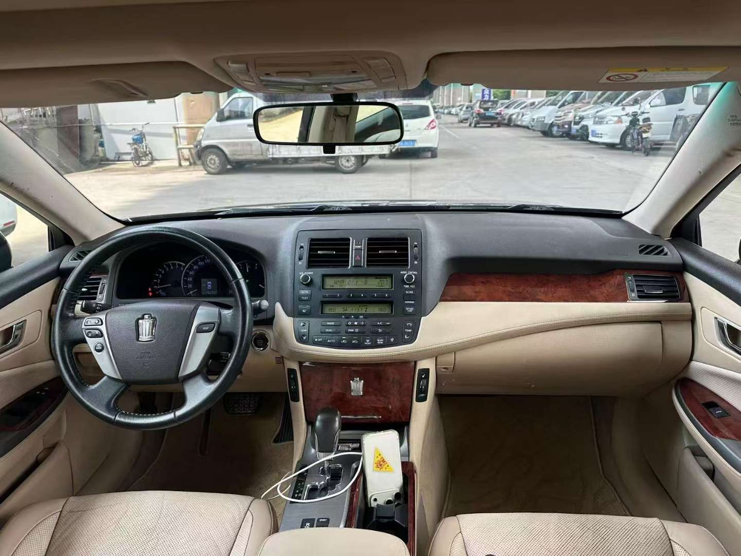 Toyota Crown 2.5L Royal Leather Trim 7