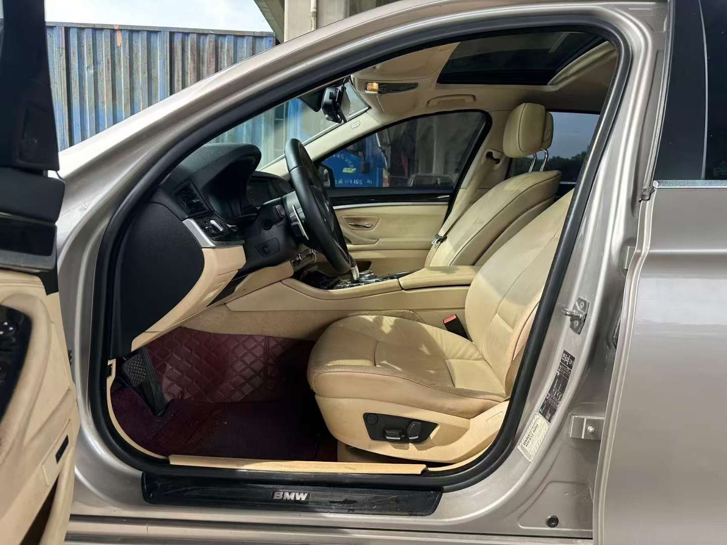 BMW 5 Series 2012 525Li 7