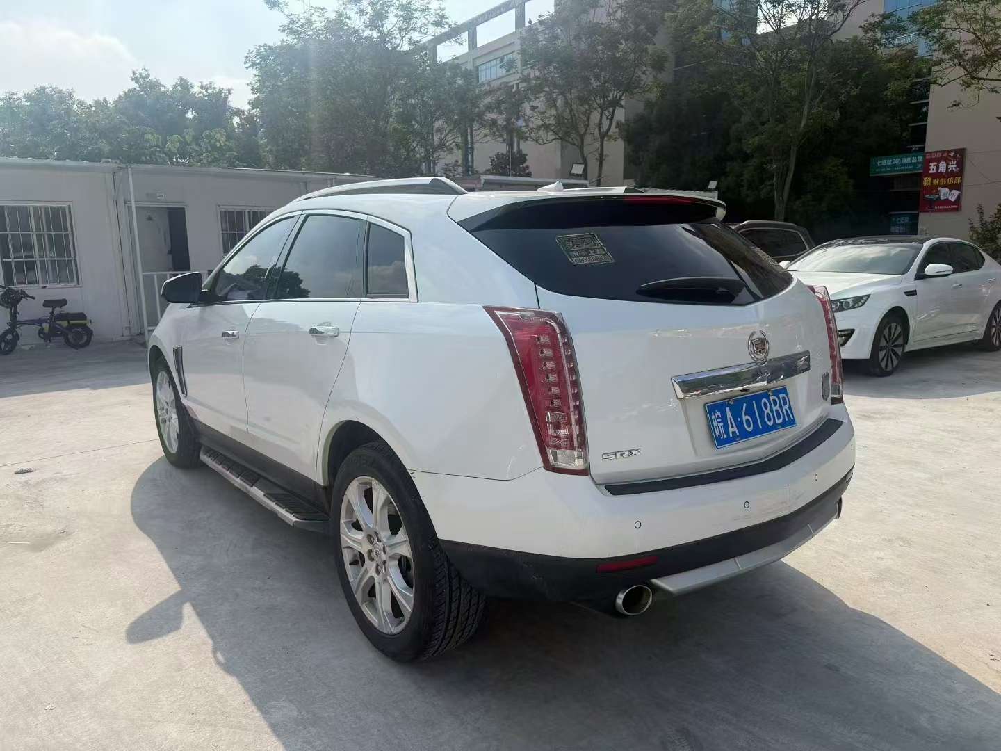 Cadillac SRX 8
