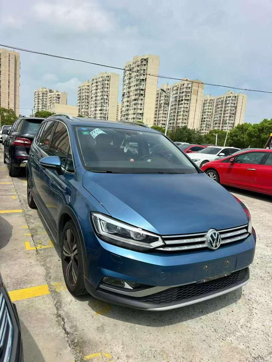 Volkswagen Touran L 1.4T Automatic Panoramic Sunroof Push Button Start 7-Seater