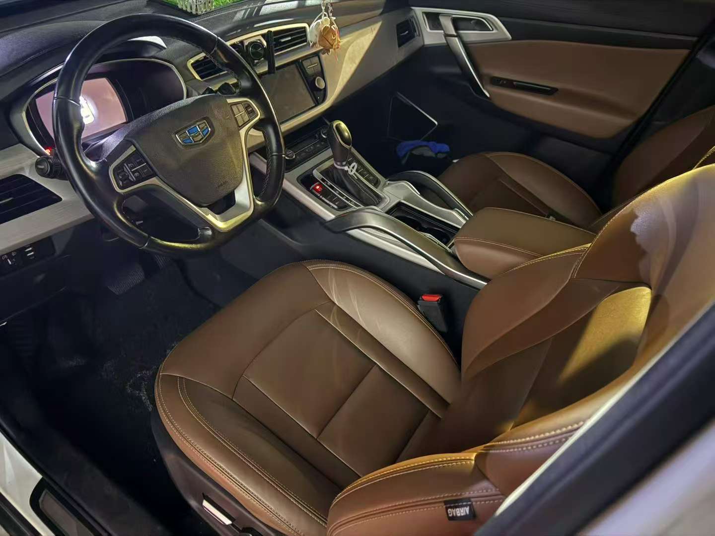 Geely Boyue 2017 1.8T AWD Supreme Edition 4