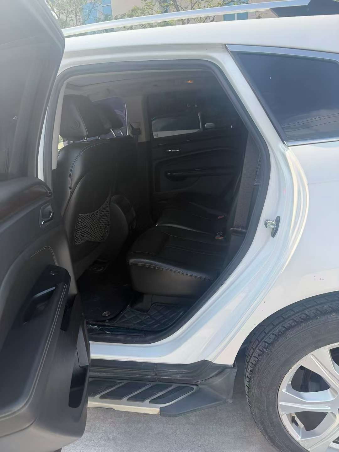 Cadillac SRX 6