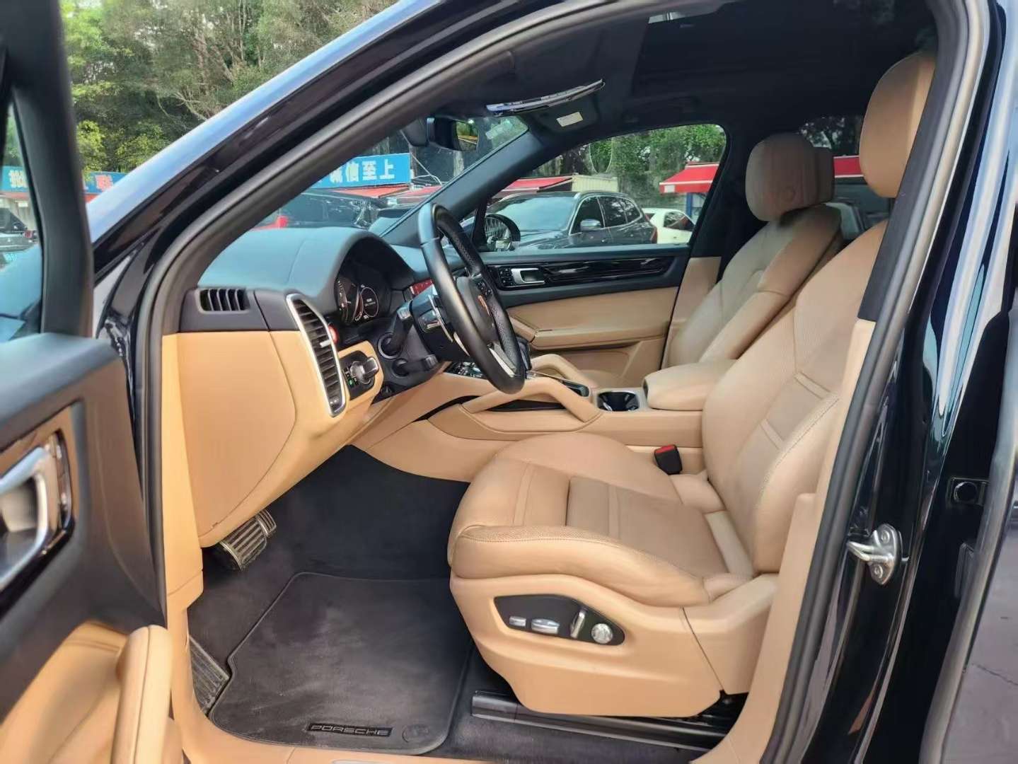 Audi Q5 6