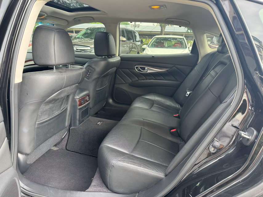Infiniti Q70L 2.5 Comfort 6