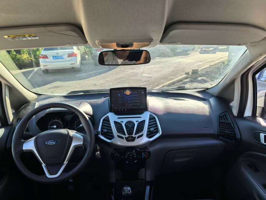 Ford EcoSport 1.5L Manual 8