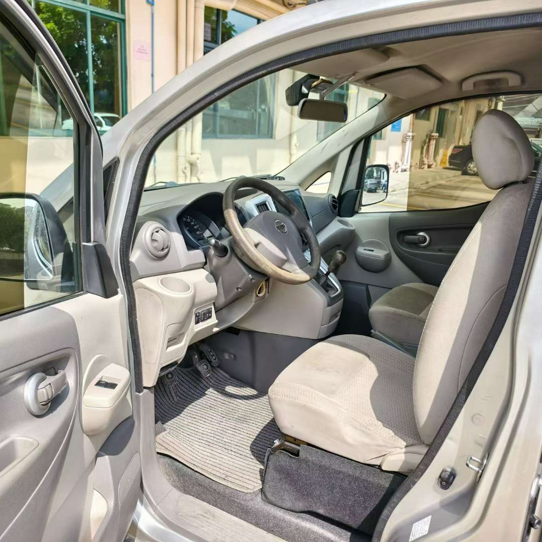 Nissan NV200 9
