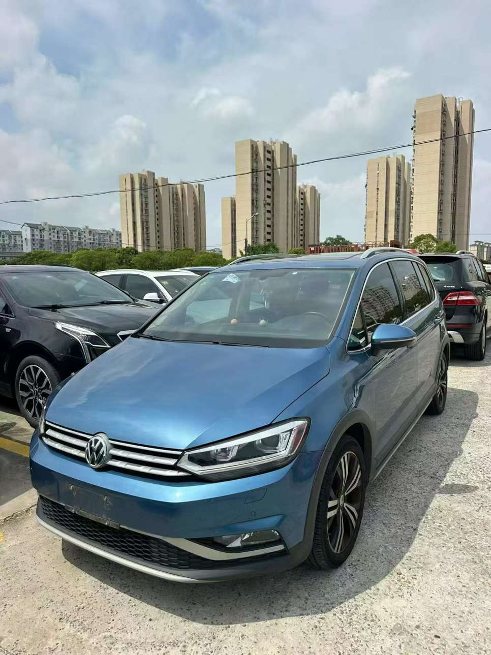 Volkswagen Touran L 1.4T Automatic Panoramic Sunroof Push Button Start 7-Seater 2