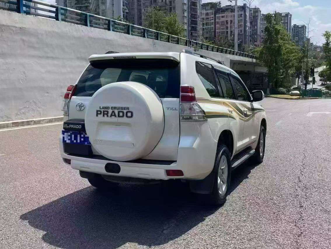 Toyota Prado 2700 Luxury 7-Seater 7