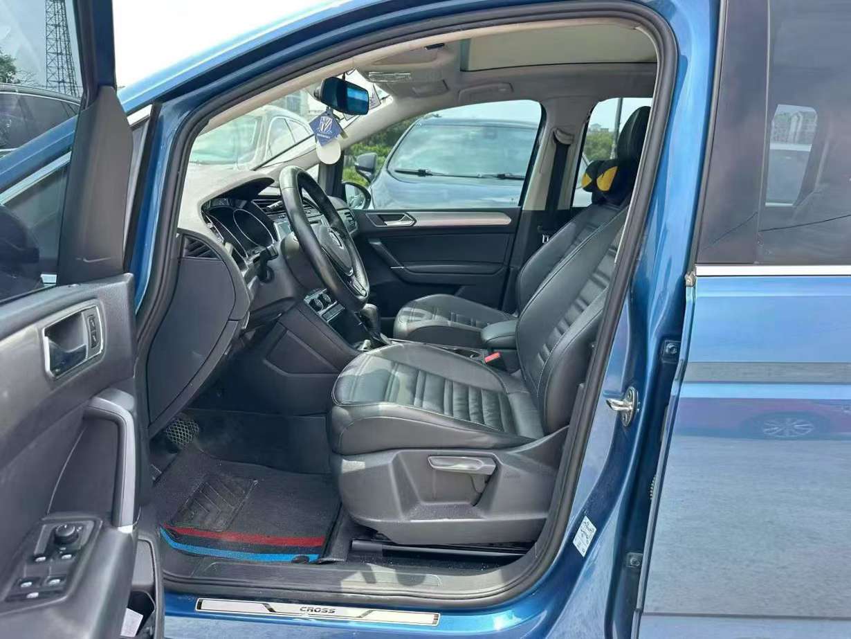 Volkswagen Touran L 1.4T Automatic Panoramic Sunroof Push Button Start 7-Seater 5