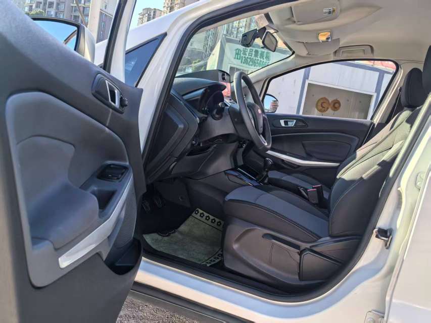 Ford EcoSport 1.5L Manual 5