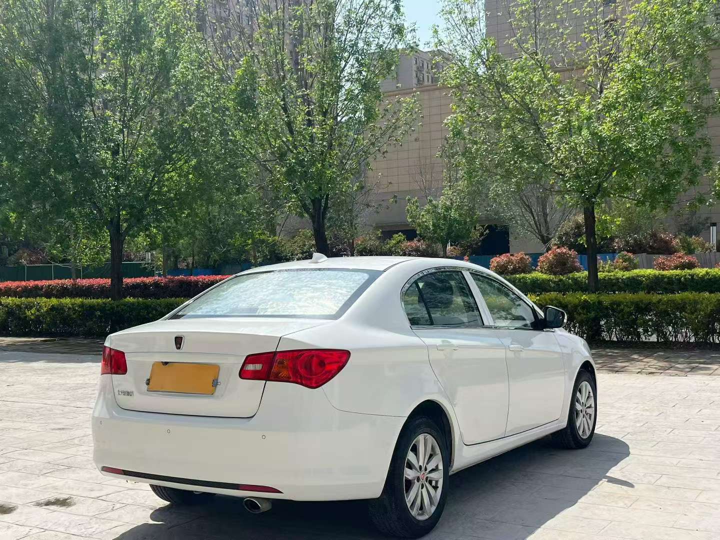 Roewe 350 1.5L Automatic 9