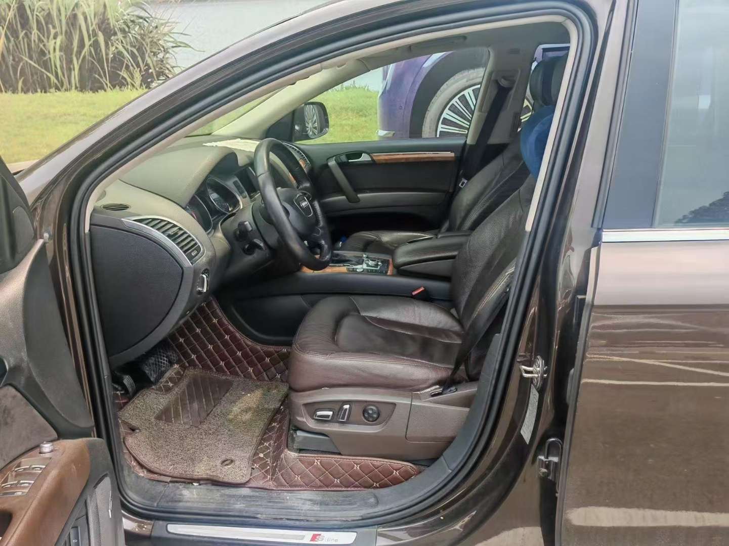 Audi Q7 3.0T Automatic Sunroof 4WD Sport Edition 7-Seater 6