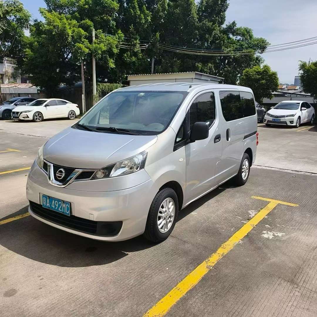 Nissan NV200 4