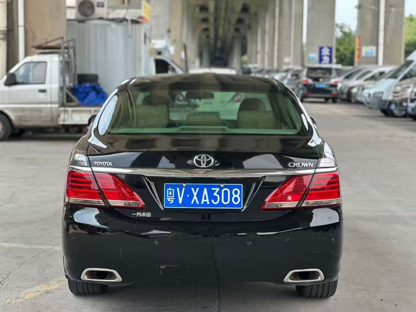 Toyota Crown 2.5L Royal Leather Trim 5