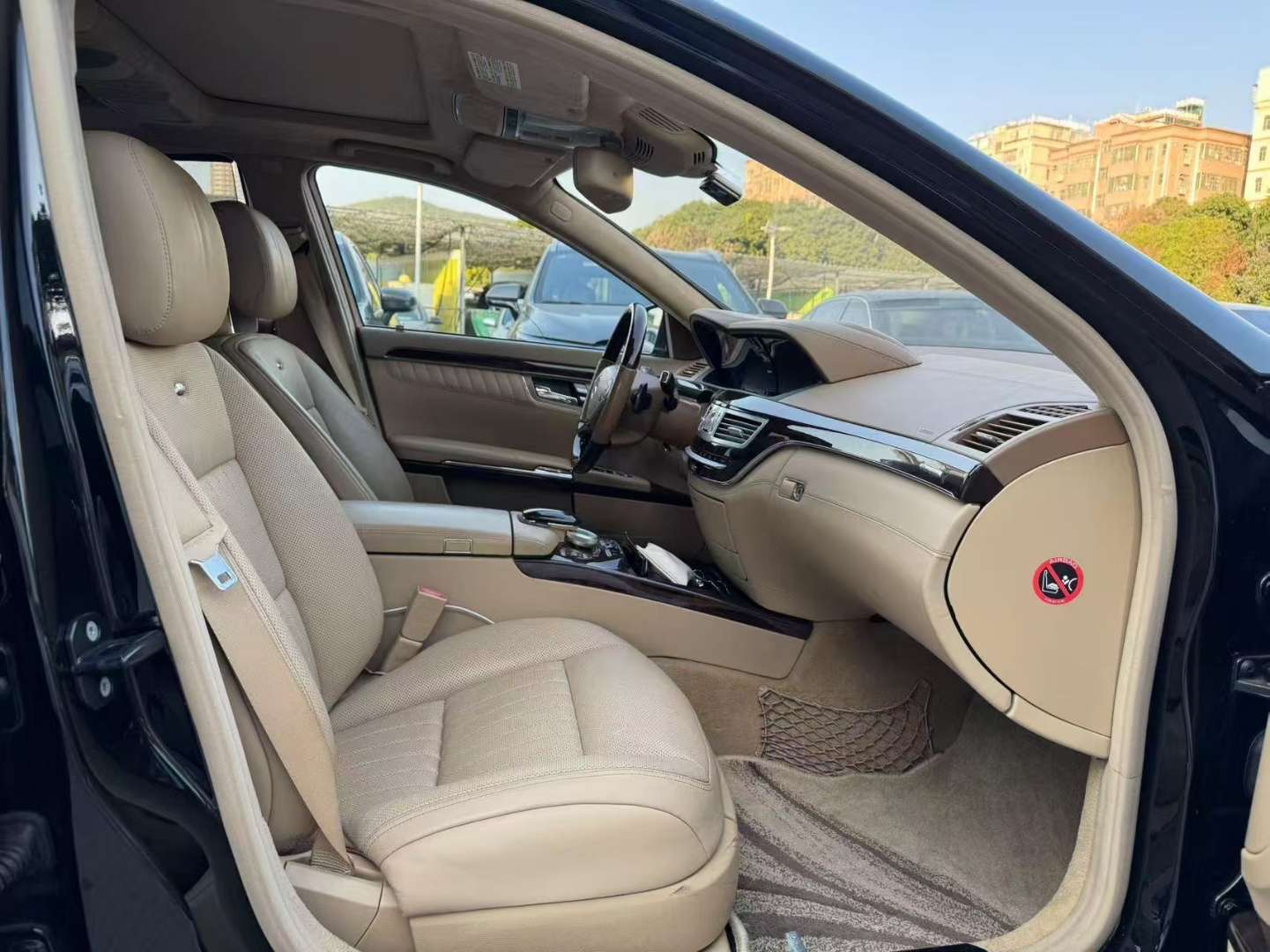 Mercedes-Benz S-Class 8