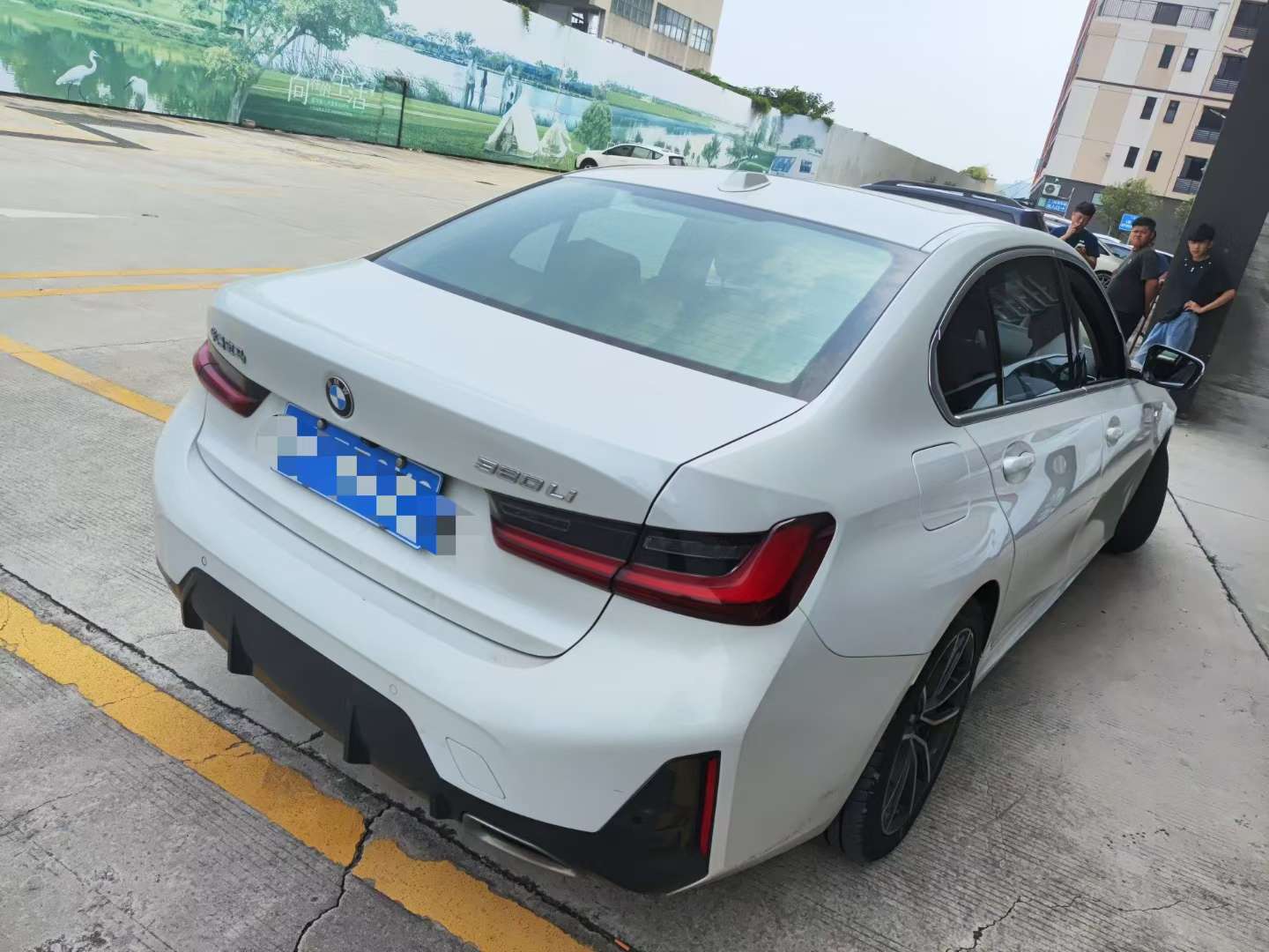 BMW 3 Series 320Li 3
