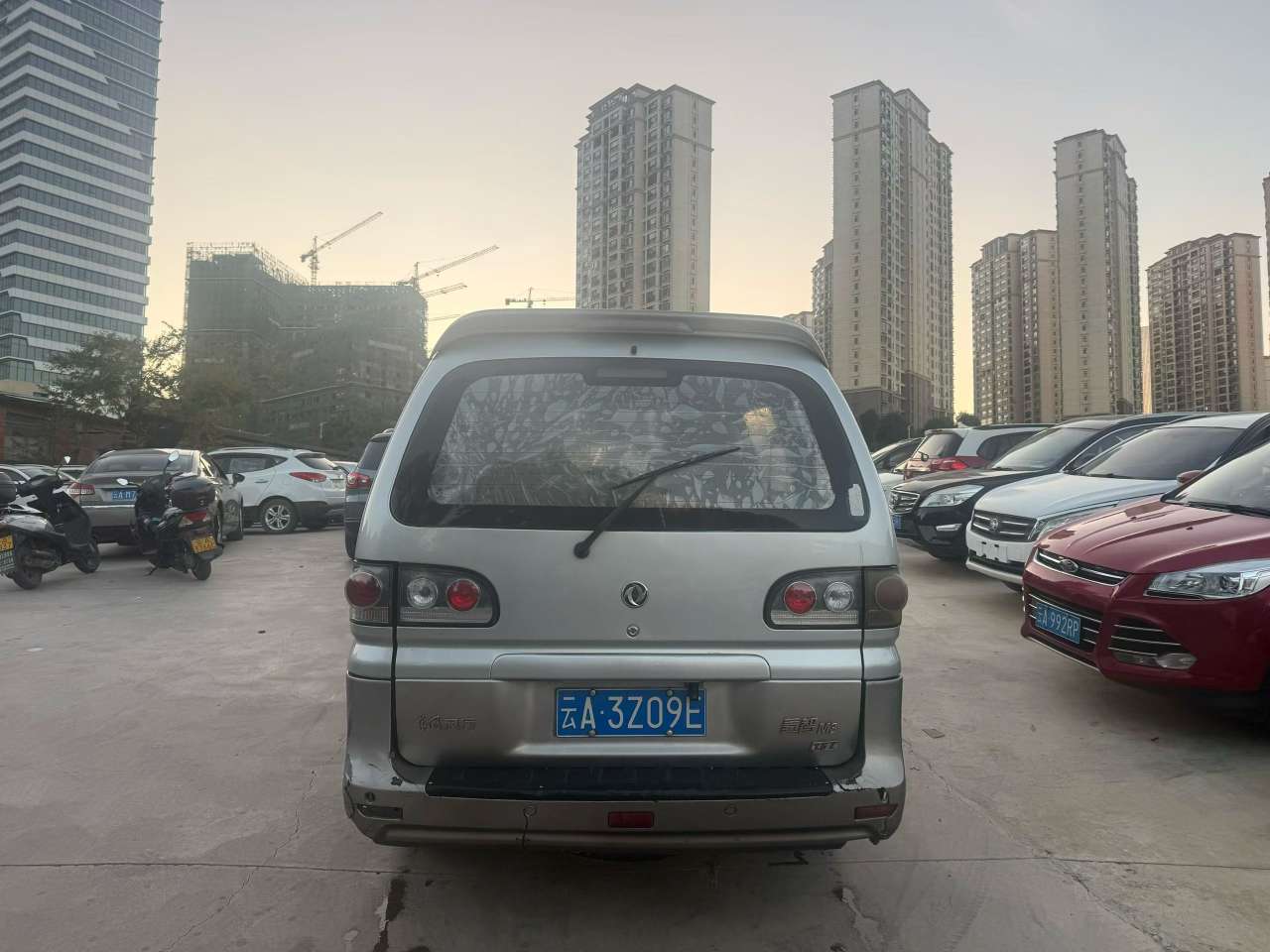 Dongfeng Lingzhi M3 Manual 1.6L 7-Seater 5
