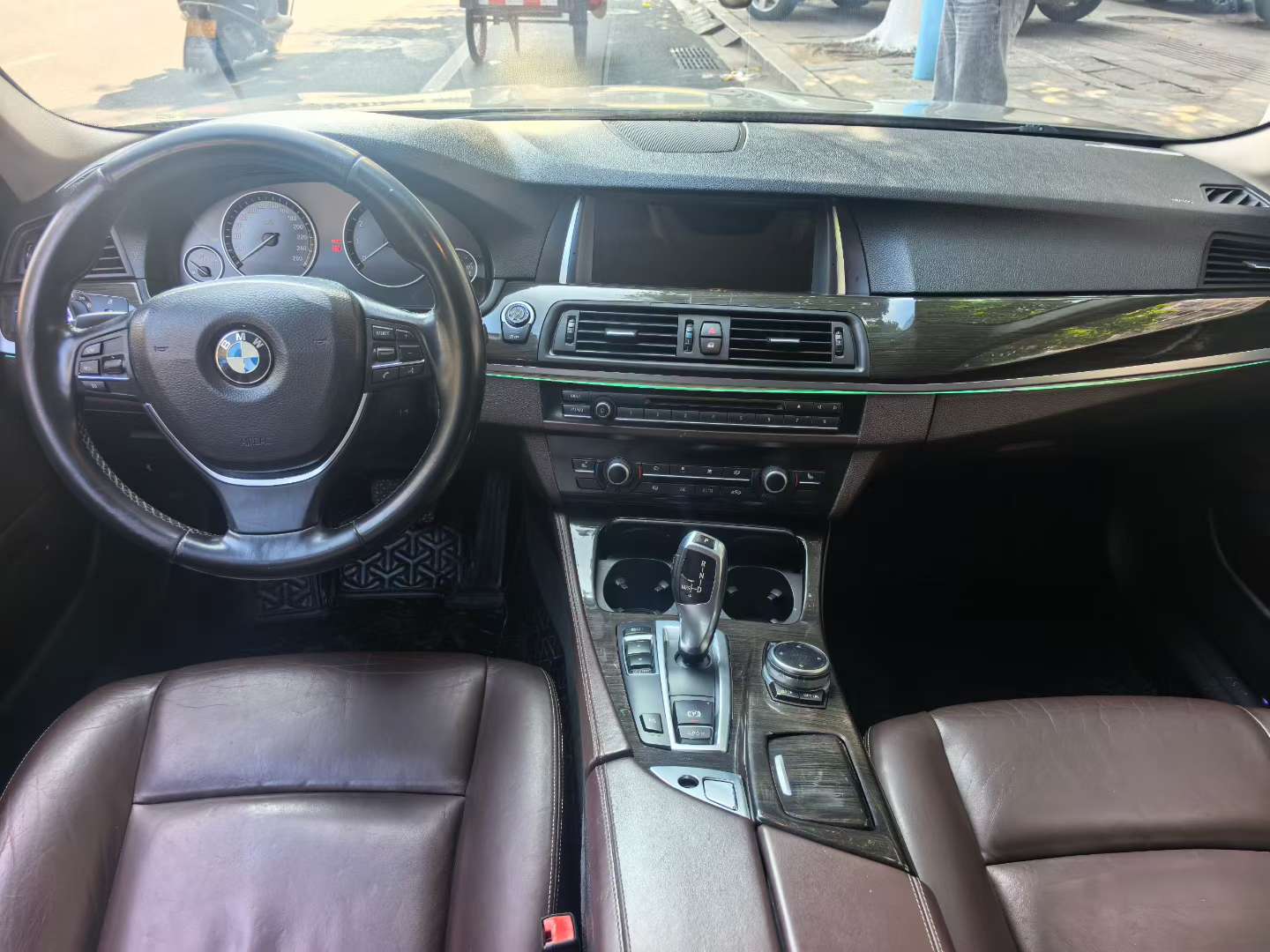 BMW 5 Series 525Li Leading 7