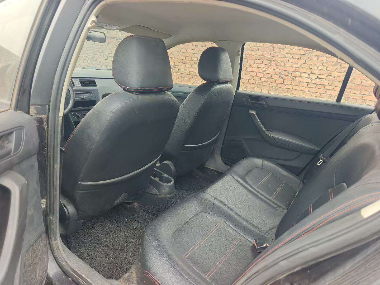 Volkswagen Santana 6