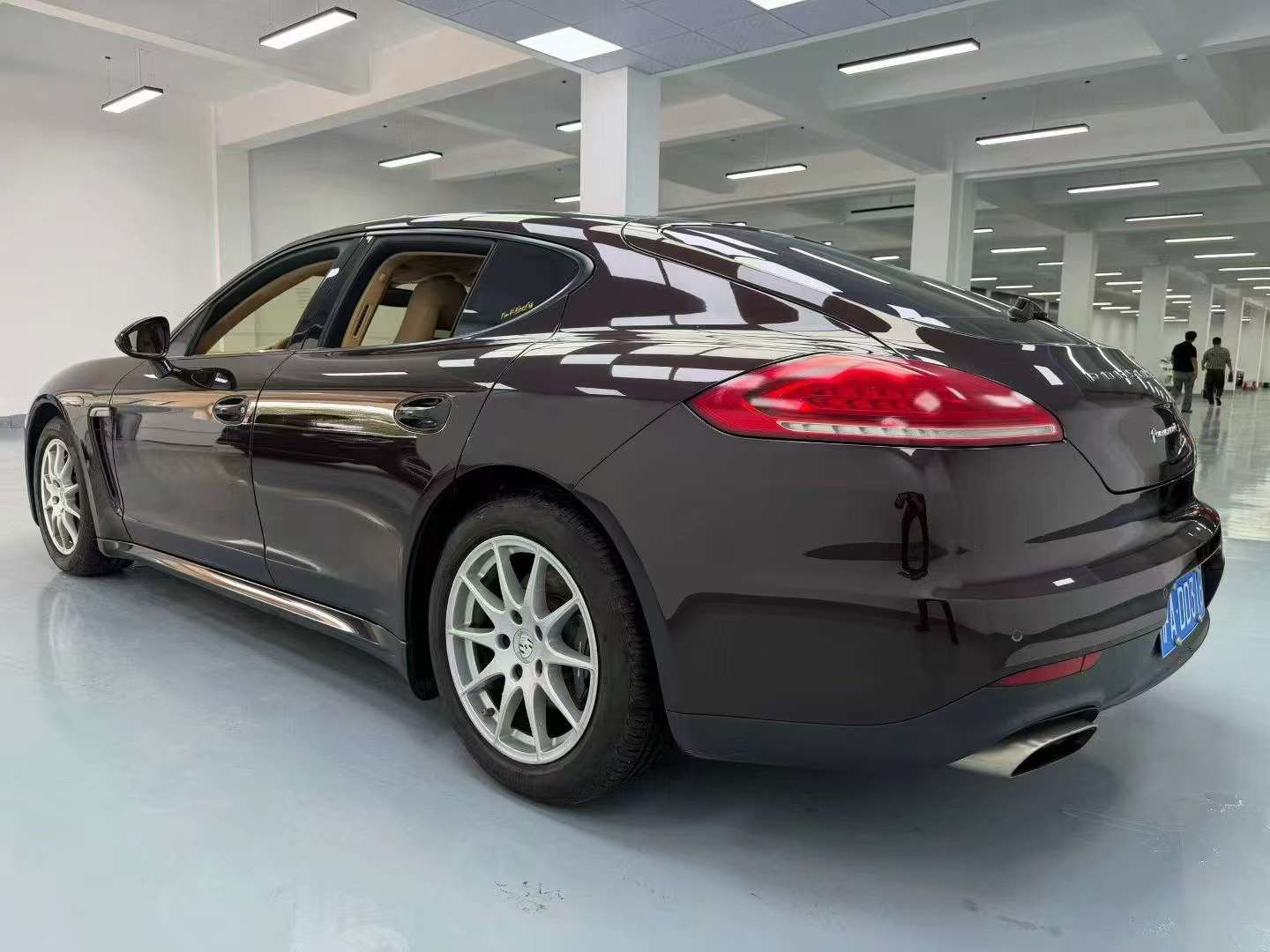 Porsche Panamera 7