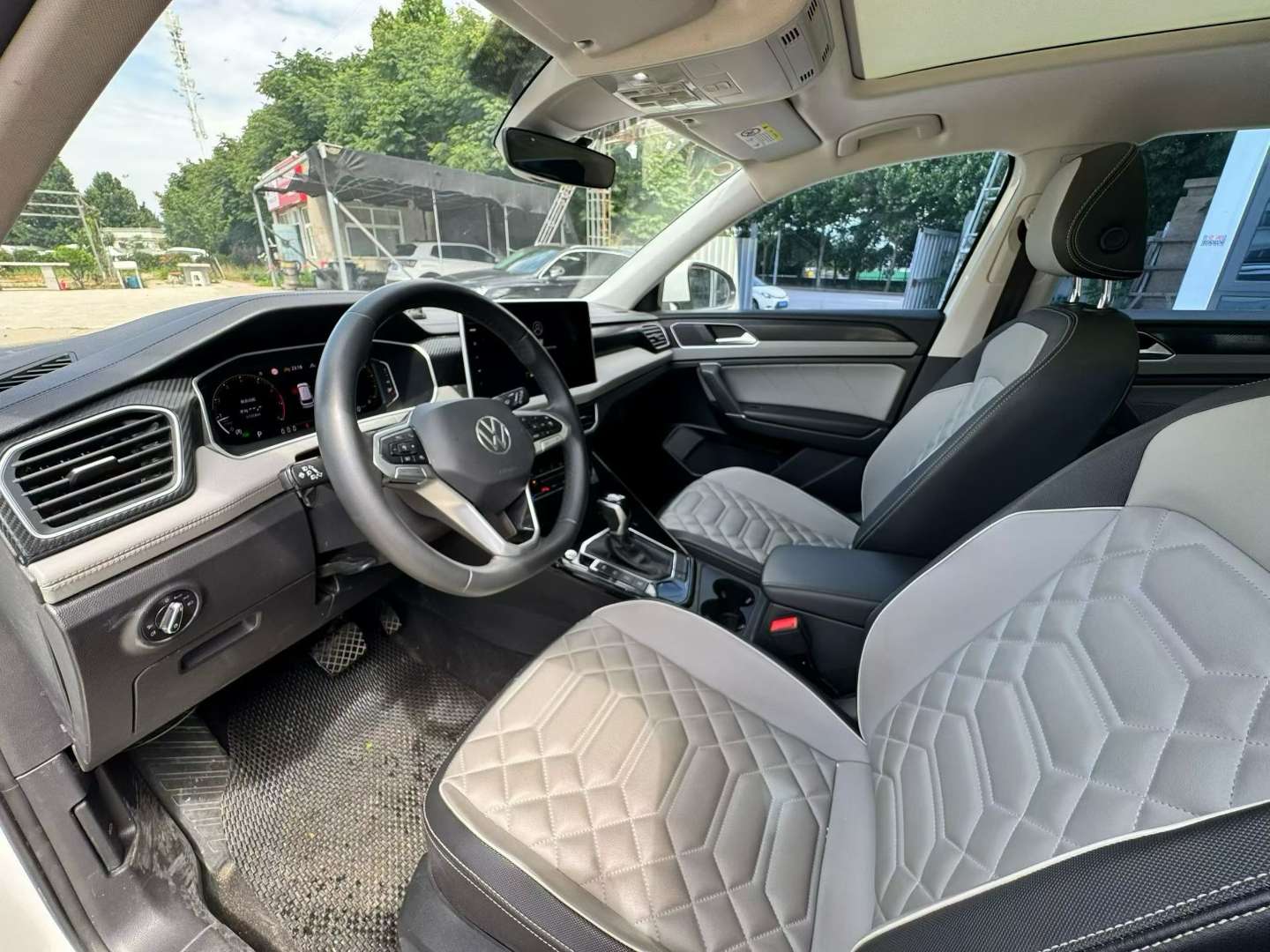 Volkswagen Tayron 2023 2.0T 2WD Luxury Plus Advanced Edition 4