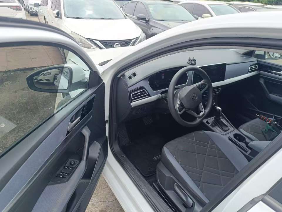 Volkswagen Lavida 7