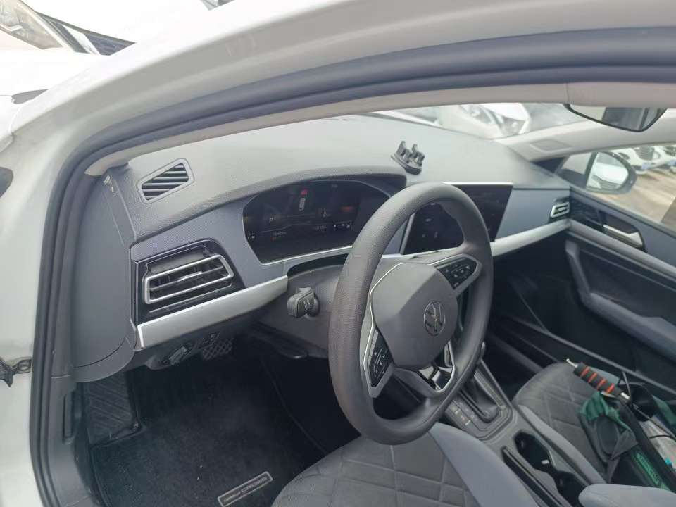 Volkswagen Lavida 6