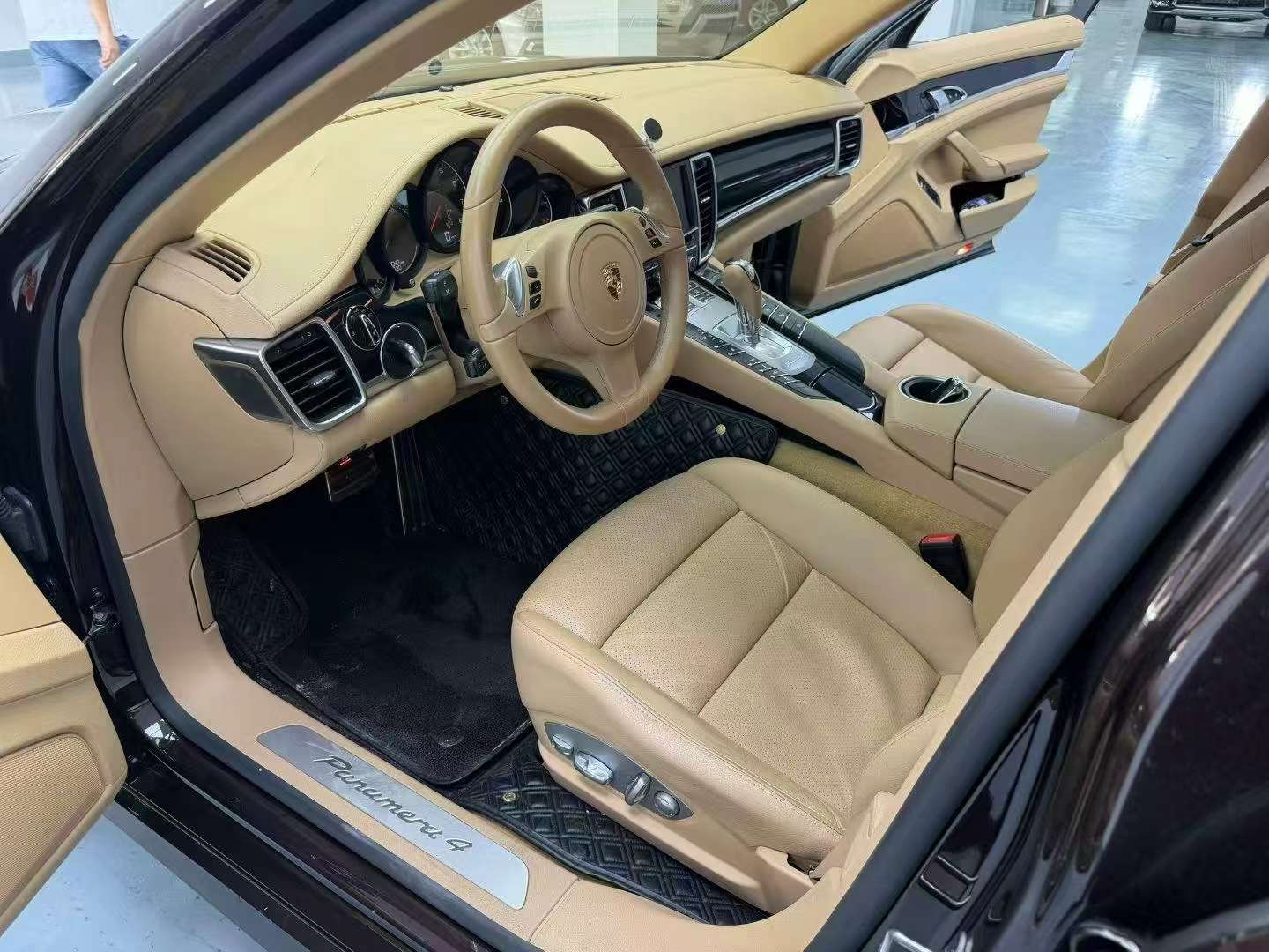 Porsche Panamera 4