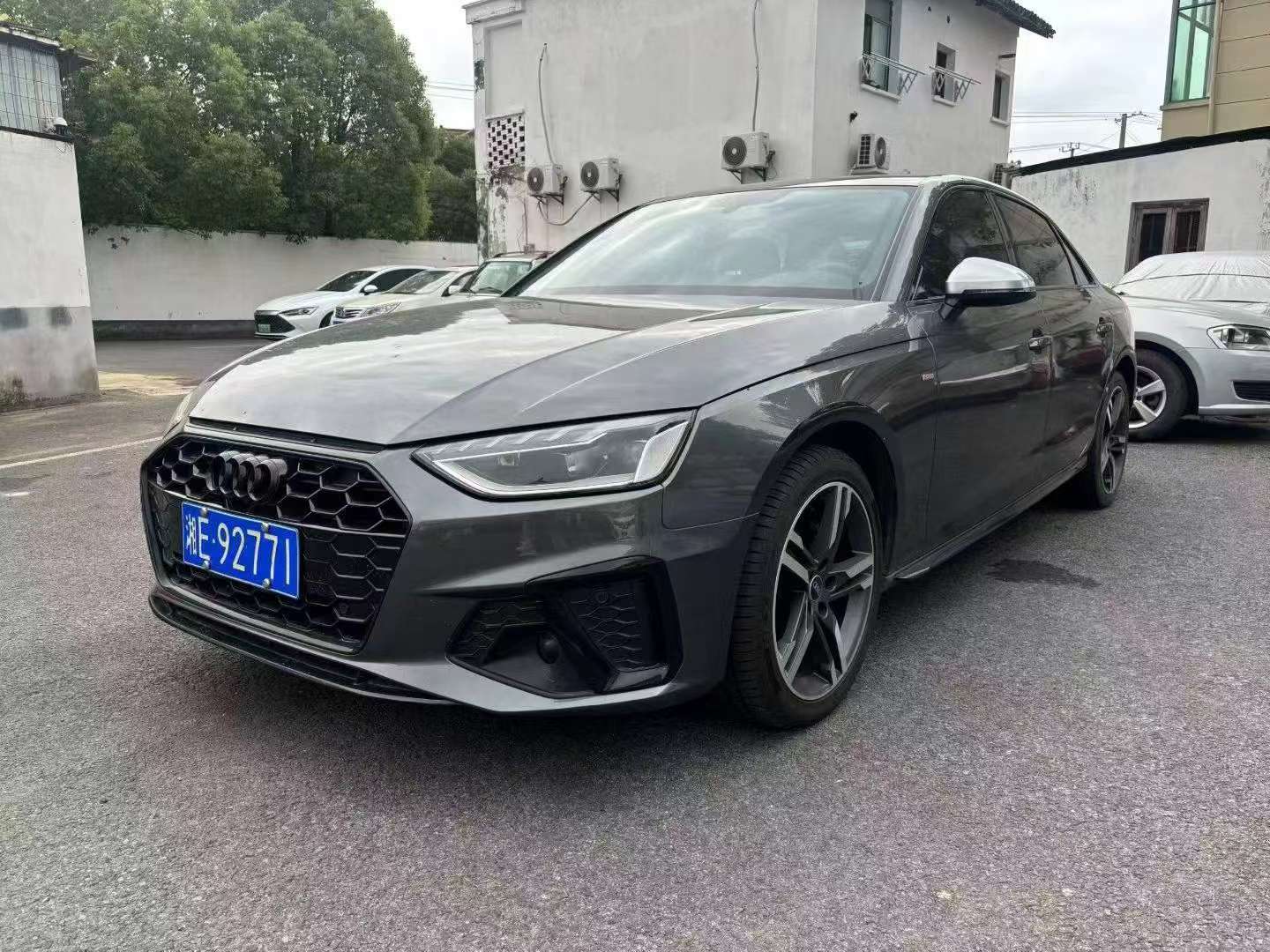 Audi A4L 2022 2.0T 40TFSI Luxury Dynamic Edition 3