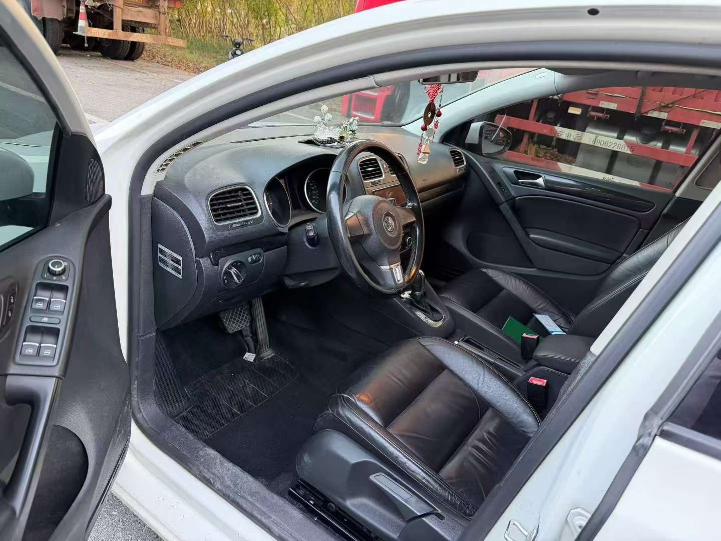 Volkswagen Golf 1.4T Automatic Sunroof 7