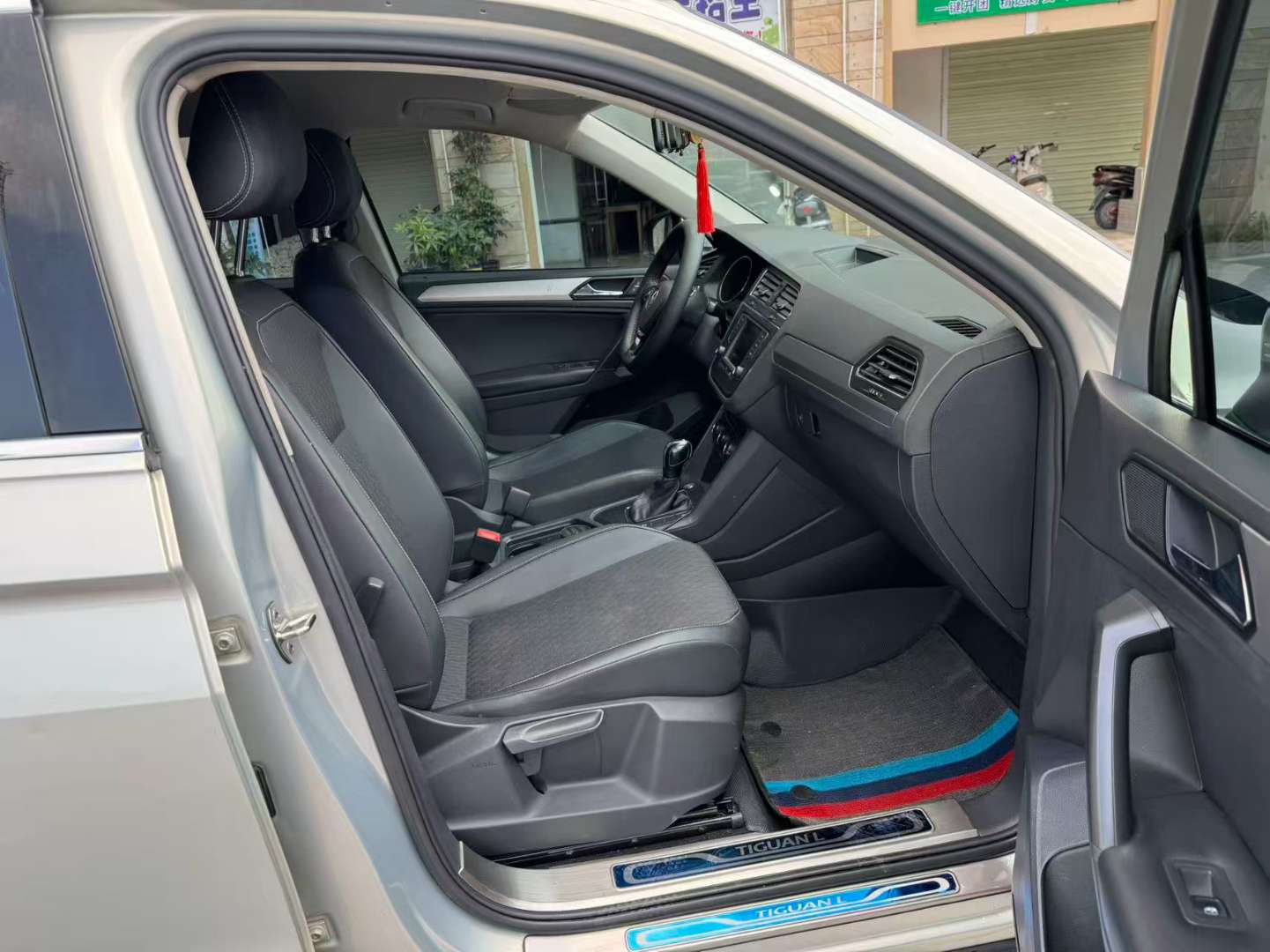 Volkswagen Tiguan L Fashion Edition 330 2WD 1.8T Automatic Navigation 5