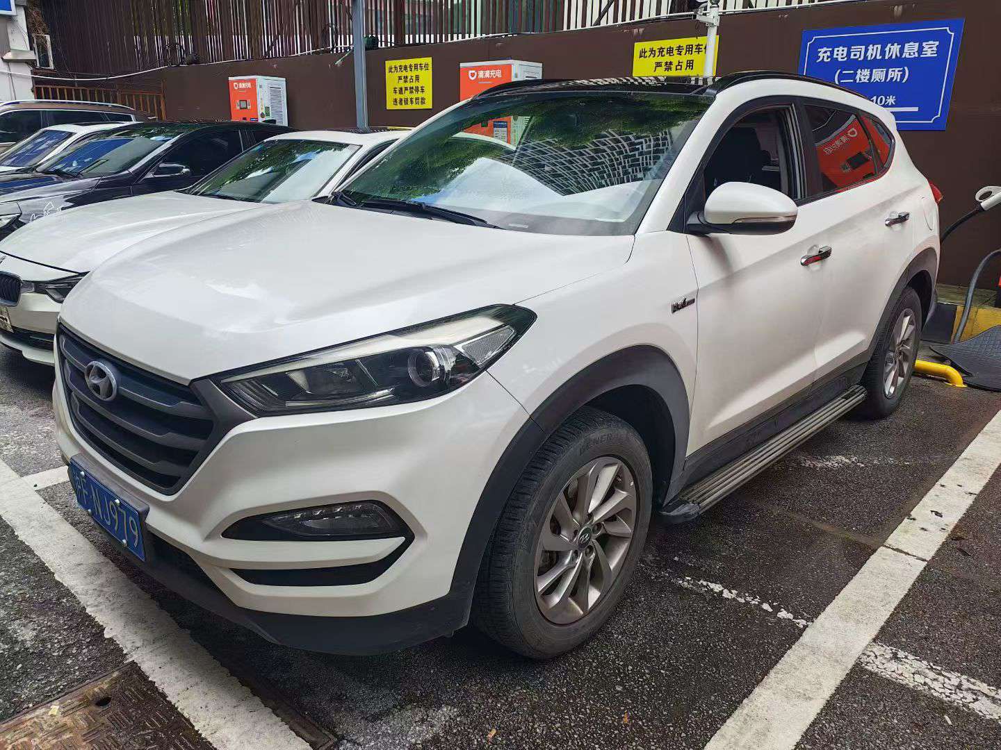 Hyundai Tucson 1.6L Automatic 2